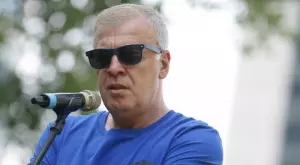 {{ otherArticle[0].article.title }}