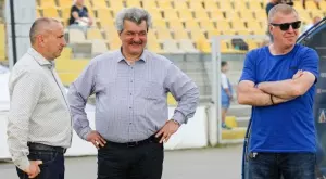 {{ otherArticle[0].article.title }}