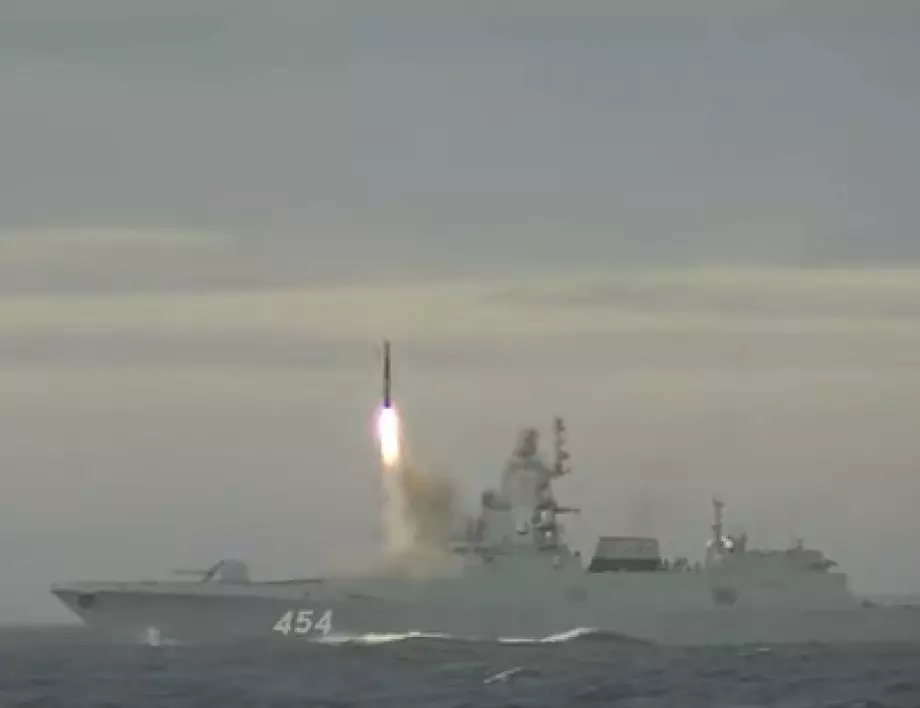 Путин на церемония за началото на бойната служба на фрегата с ракети "Циркон"