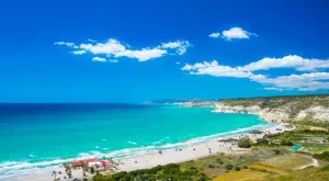 В Кипър идват все повече туристи още преди истинския сезон