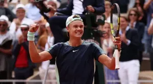 {{ otherArticle[0].article.title }}