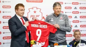 {{ otherArticle[0].article.title }}