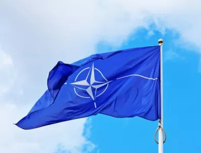 НАТО: Доставили сме на Украйна 230 танка и 1550 бронирани машини 