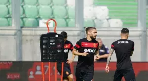 {{ otherArticle[0].article.title }}