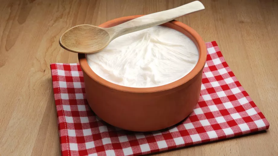 Може ли киселото мляко да дразни стомаха?