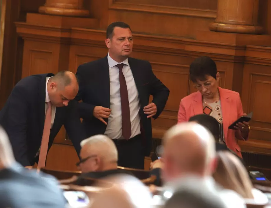 Депутат от БСП: Нито един патрон не е изнесен за Украйна по време на кабинета "Петков" (ВИДЕО)