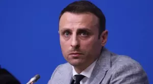 {{ otherArticle[0].article.title }}