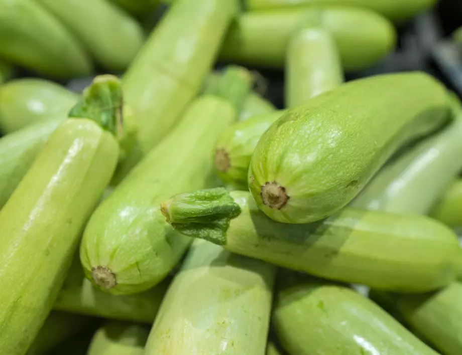 Забравете за целулита благодарение на един от любимите си зеленчуци: Тиквичките