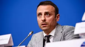 {{ otherArticle[0].article.title }}