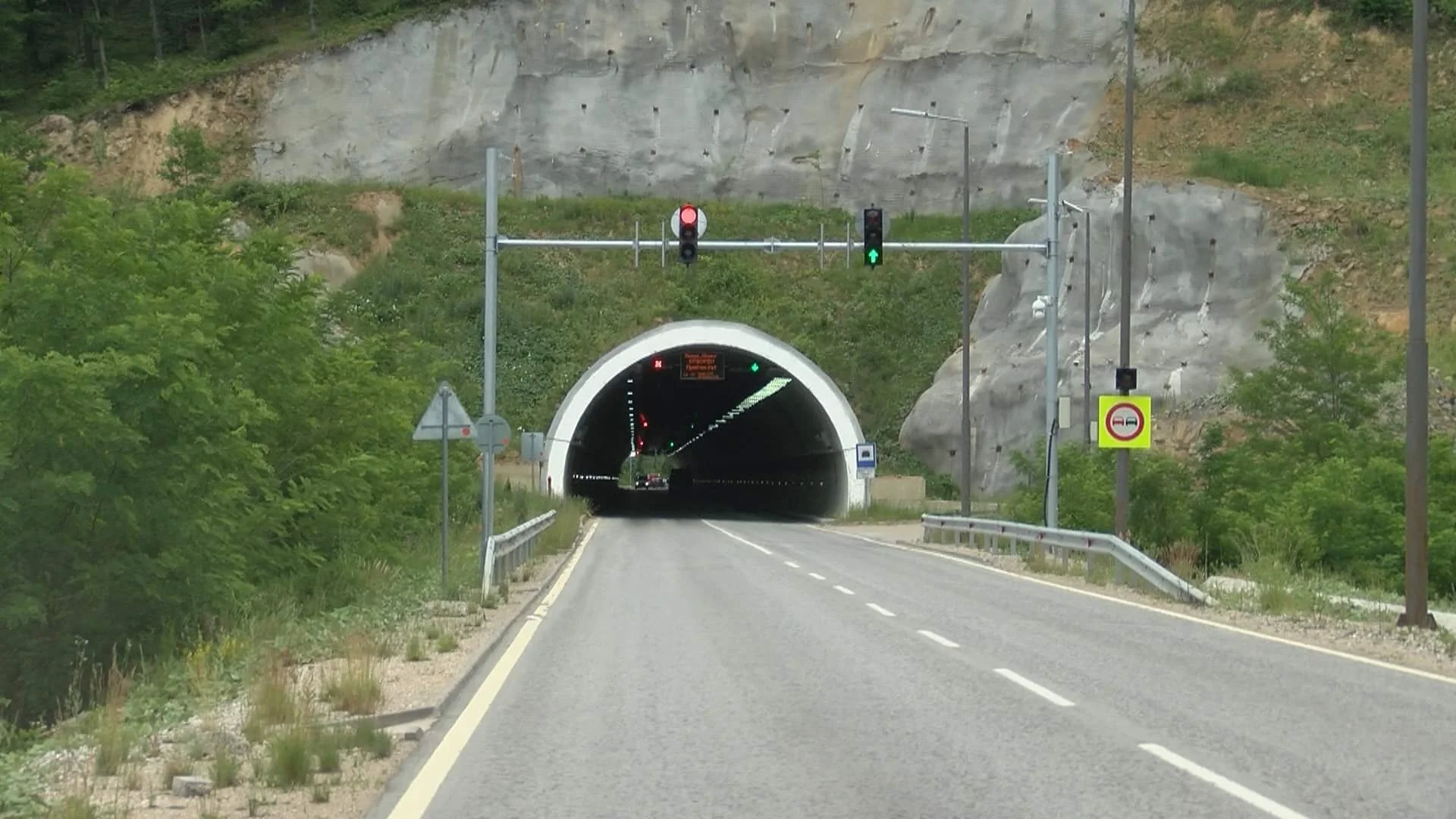 Отпадна и последната пречка за тунел под Шипка