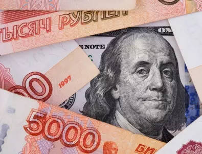Руската рубла падна до най-ниското си ниво от половин година насам