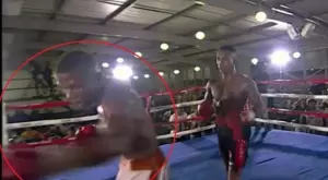 Боксьор от Африка се сби с въображаем опонент и загуби спечелена титла (ВИДЕО)