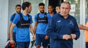 {{ otherArticle[0].article.title }}