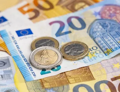 Еврото с минимален ръст след свободното падане в началото на седмицата