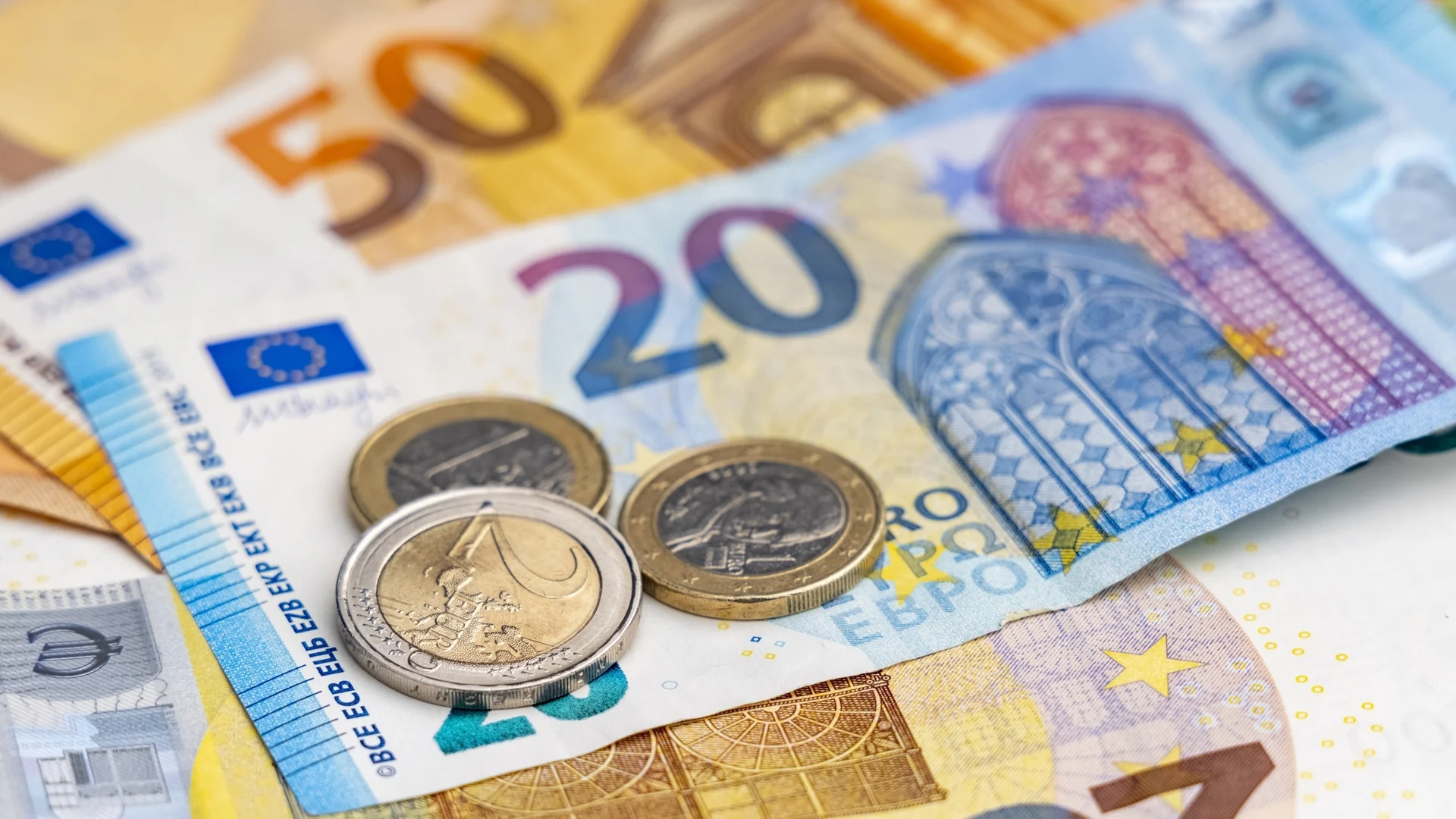 Обрат: Еврото направи завой в средата на седмицата