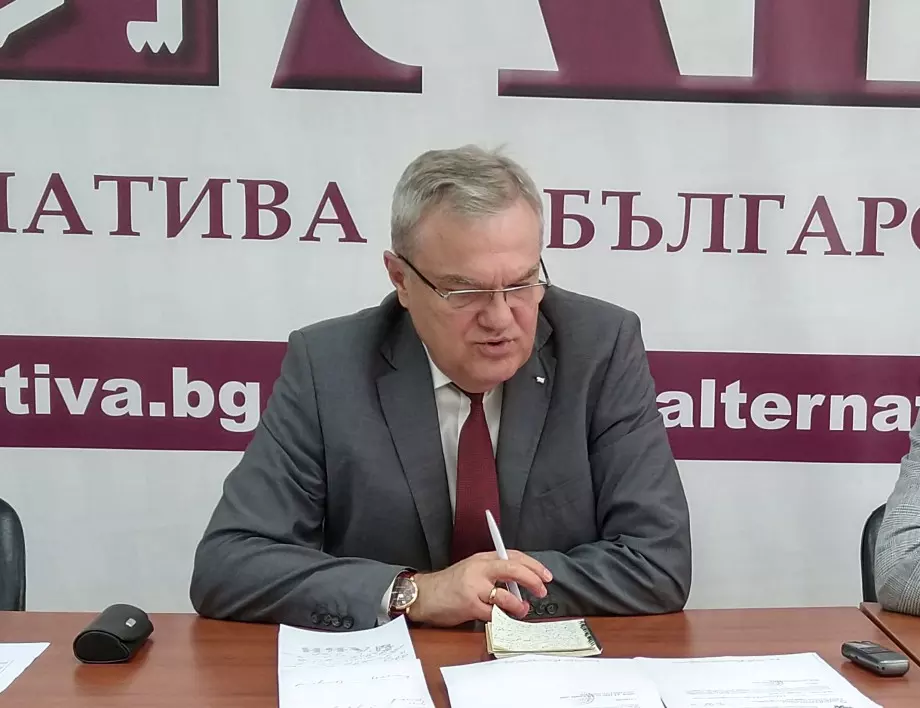 БСП - мандатоносител  или експертно правителство - подходящият изход от кризата, според Румен Петков