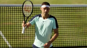 {{ otherArticle[0].article.title }}