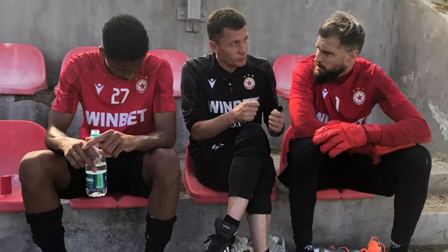 Саша Илич доволен от динамиката и желанието за игра в тренировките на "червените" 