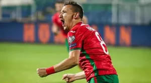 {{ otherArticle[0].article.title }}