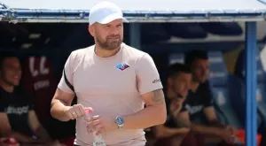 {{ otherArticle[0].article.title }}