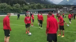 {{ otherArticle[0].article.title }}