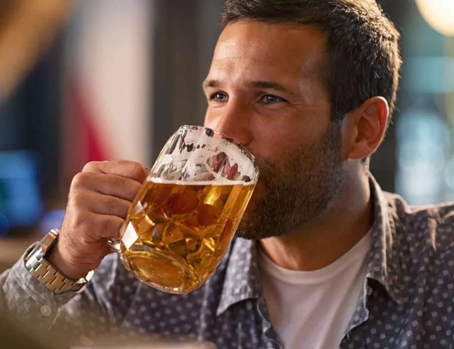 Учени разкриха какво се случва с кръвоносните ни съдове, когато пием бира