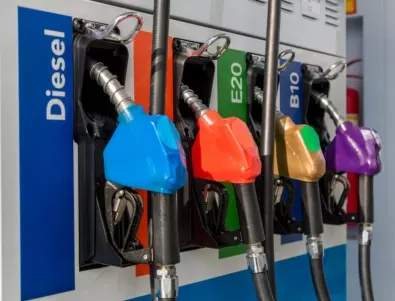 Делян Добрев: Предлагаме закон за 1 лев на литър по-евтино гориво, служебният кабинет - за 5 стотинки