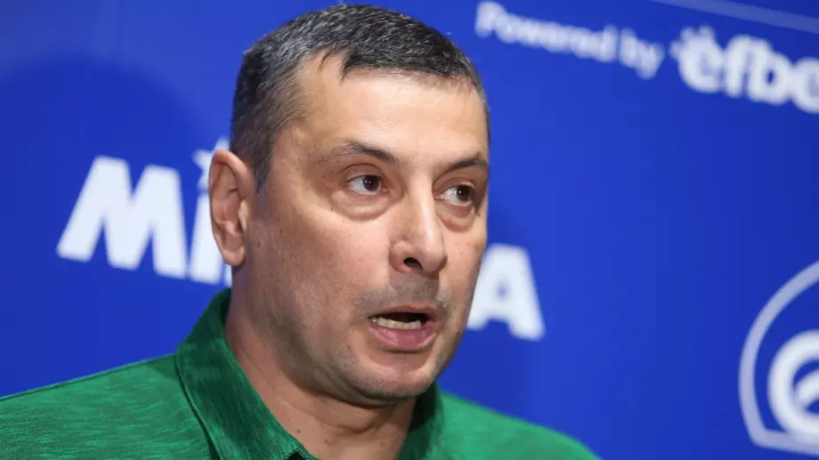 Треньорът на националите по волейбол си пожела 2 победи от 4 мача в "Арена Армеец"