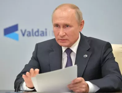 Путин въведе военно положение за руската икономика заради армията