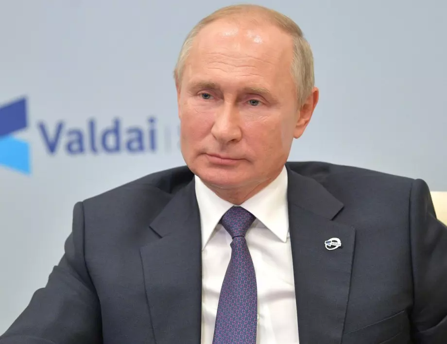 Путин присъства на съвместни военни учения с Китай