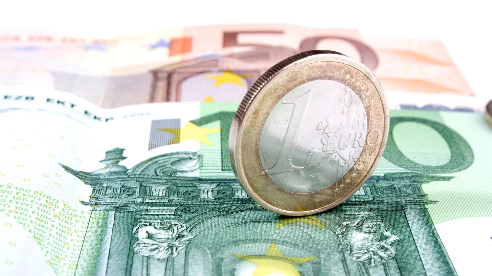 Обрат: Курсът на еврото пак смени посоката