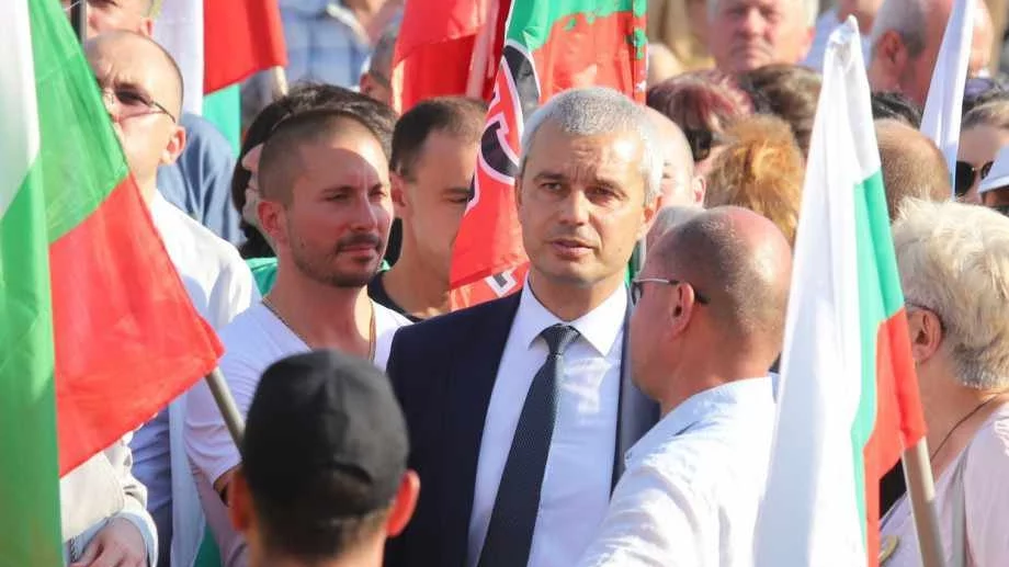 Коментар №2 на седмицата: Да го духат монтажистите: Как Костадинов реже клипове за пред собствените си избиратели