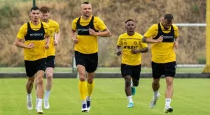 {{ otherArticle[0].article.title }}