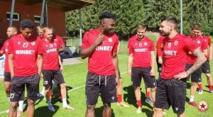 {{ otherArticle[0].article.title }}