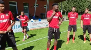 {{ otherArticle[0].article.title }}