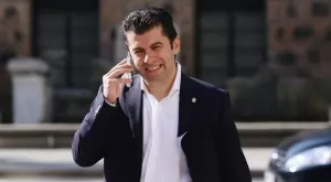 Фракция на ЦСКА призова Кирил Петков да екстрадира някои футболисти