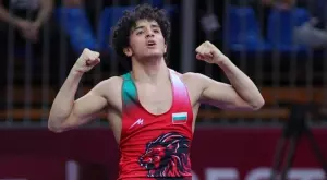 Назарян е на полуфинал, Дудова загуби на осминафинал в новата си категория на Световното по борба