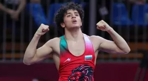 {{ otherArticle[0].article.title }}