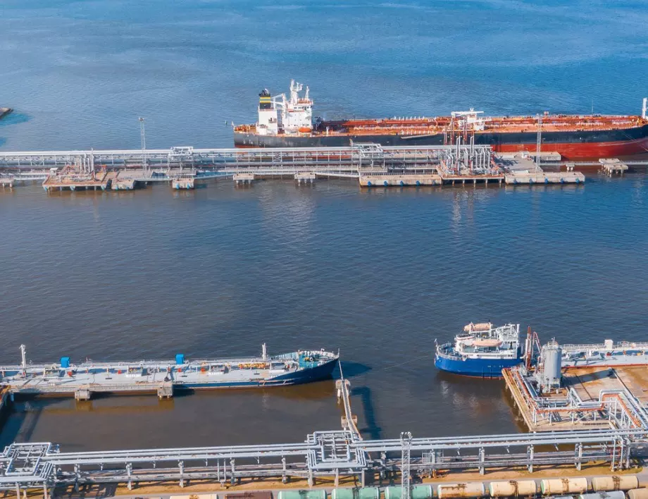 Пристанището на Санкт Петербург спря обработката на селитра заради украинските дронове