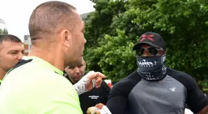 На Острова се питат: Това ли е човекът, който ще пенсионира Чисора (ВИДЕО) 