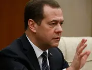 Медведев плаши с удари по немски заводи, ако Германия даде ракети на Украйна
