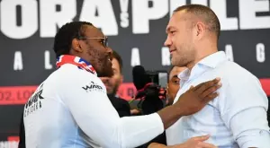 Започва се! Кобрата и Дерек пристигнаха в "О2 Arena" със стил и класа (ВИДЕО и СНИМКИ)