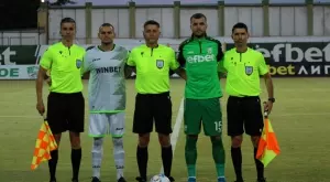 {{ otherArticle[0].article.title }}