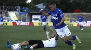 {{ otherArticle[0].article.title }}