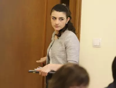 Лена Бориславова oчаква размразяване на преговорите с ГЕРБ в следващите дни