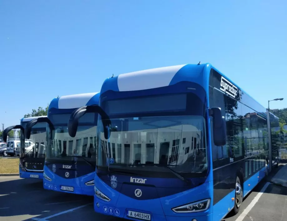 56 нови електробуса вече пътуват по улиците на Бургас