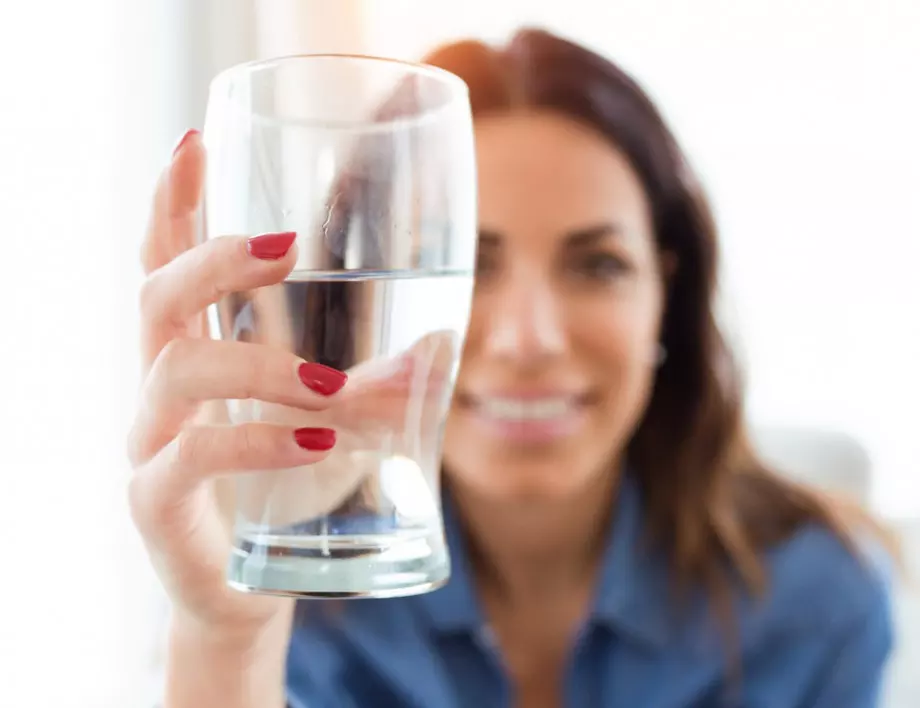 Диетолог разкри дали можем да отслабнем като пием вода