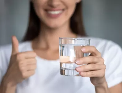 Лекар разкри по колко вода трябва да се пие на ден за здрави бъбреци
