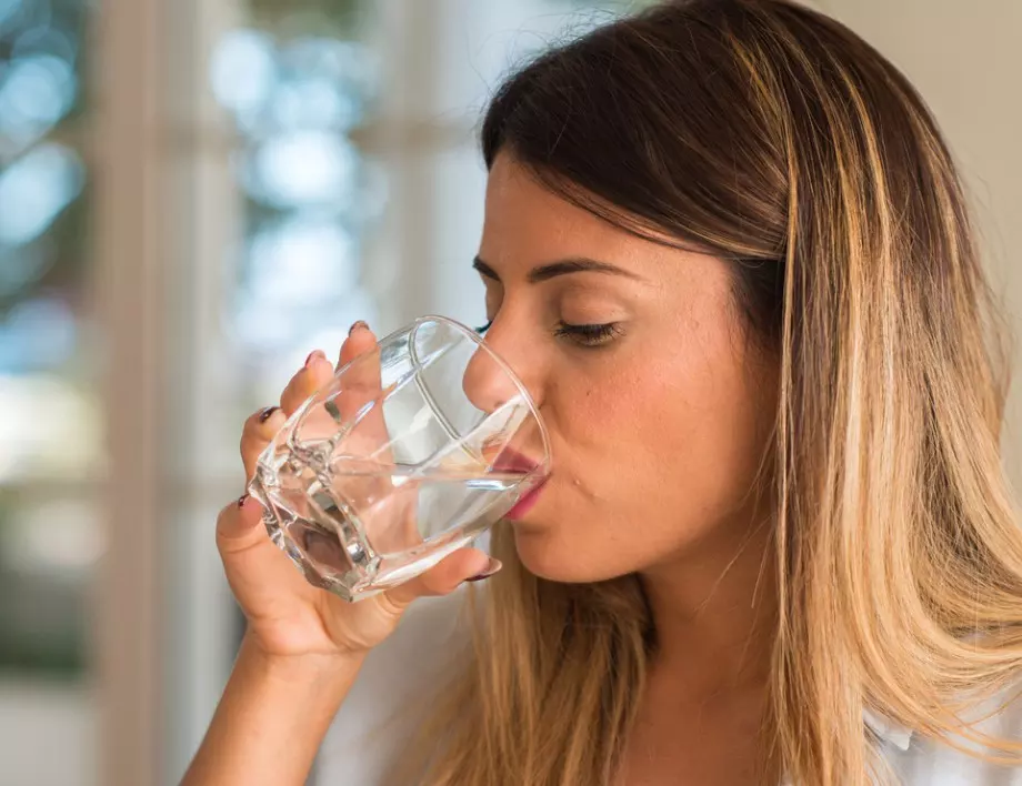 До какво може да доведе навикът да пиете малко вода?