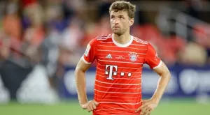 СНИМКА: Мюлер си призна, че прогнозата му за Дер Класикер се е провалила и показа как е гледал мача